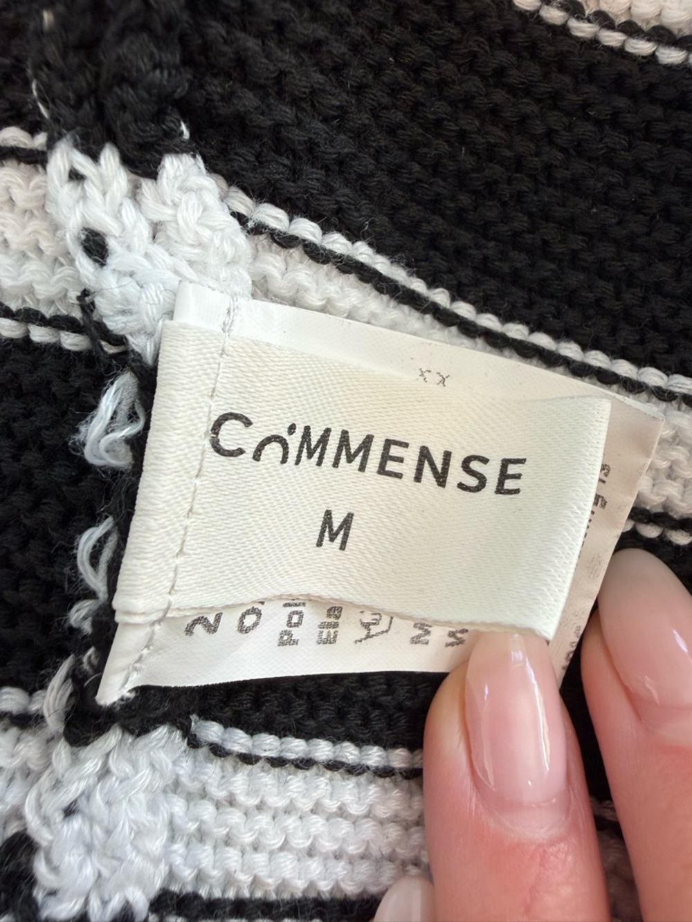 Commense Black and White Striped Cropped Cardigan - Picture 3 of 4